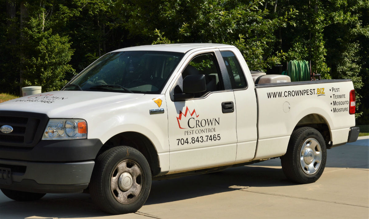 Truck_Large pest Control truck